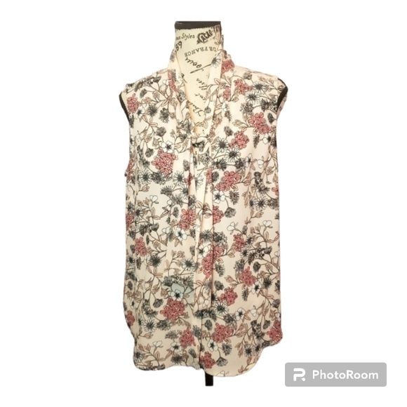 Liz Claiborne Tops - LIZ Claiborne Career top NWT